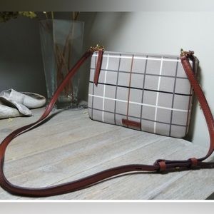 Fossil crossbody. Used, like NEW